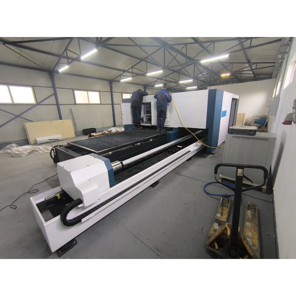 Fiber laser 3015HM 3kW sa izmenljivim stolom (2)