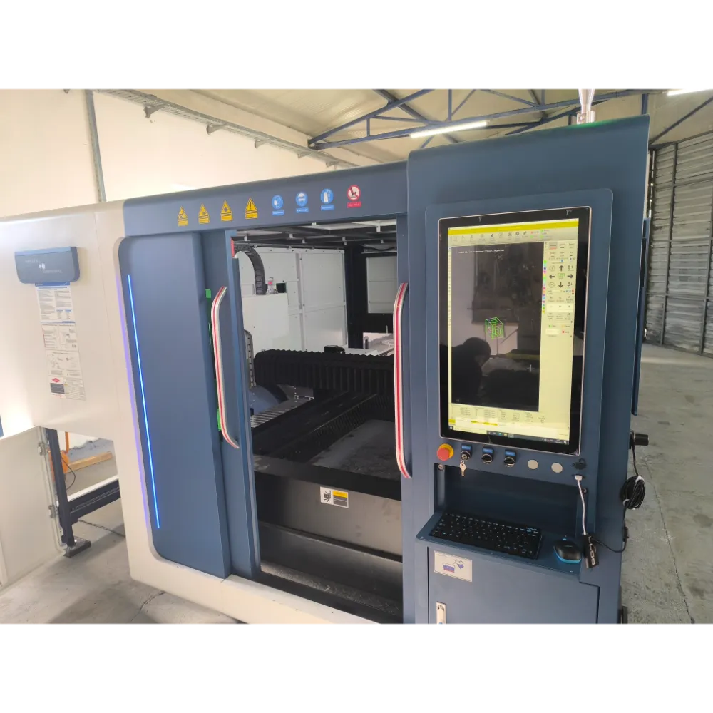 Fiber laser 3015HM 3kW sa izmenljivim stolom (4)